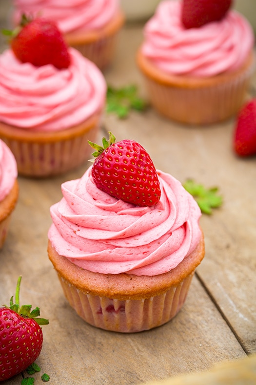 strawberry-cupcakes8-edit+srgb.