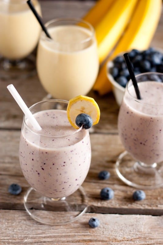 berry protein smoothies with blueberries and bananas
