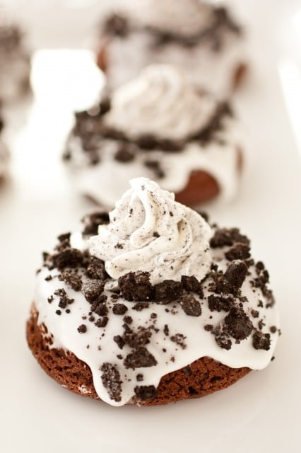 baked cookies and cream doughnuts3