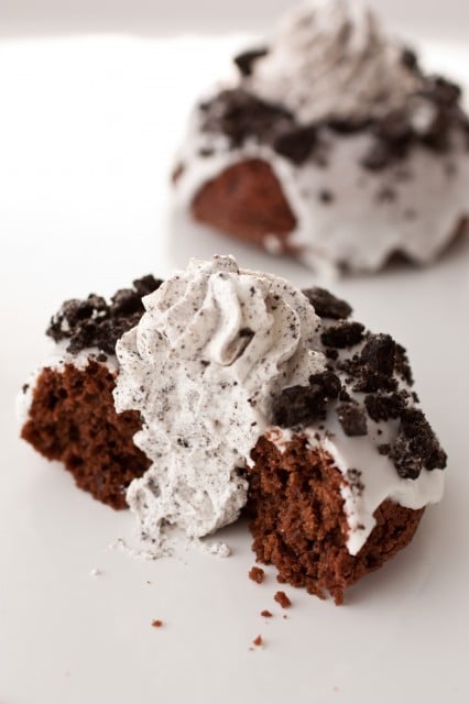 baked cookies and cream doughnuts8