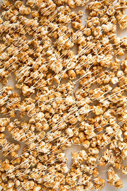 Pumpkin Pie Spice White Chocolate Caramel Popcorn | Cooking Classy