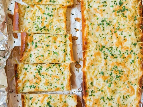 GARLIC BREAD WITH CHEESE 