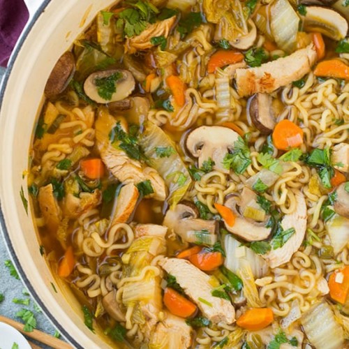 https://www.cookingclassy.com/wp-content/uploads/2015/09/asian-chicken-noodle-soup4-srgb.-500x500.jpg