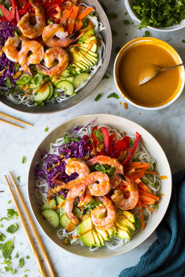 Rainbow Spring Roll Bowls with Shrimp or Chicken and Peanut Sauce ...