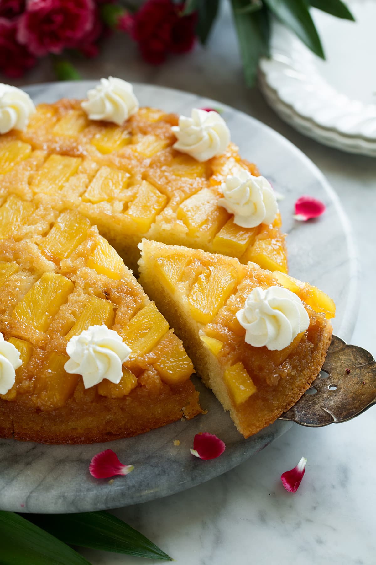 how to decorate a pineapple upside down cake