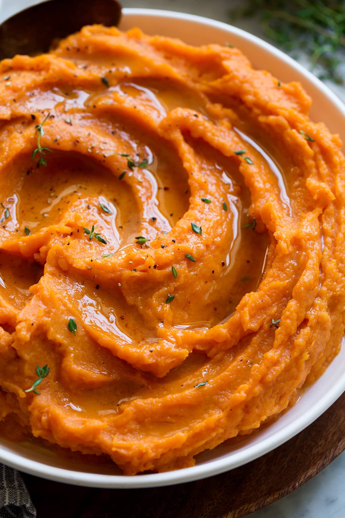 Side view of mashed sweet potatoes.